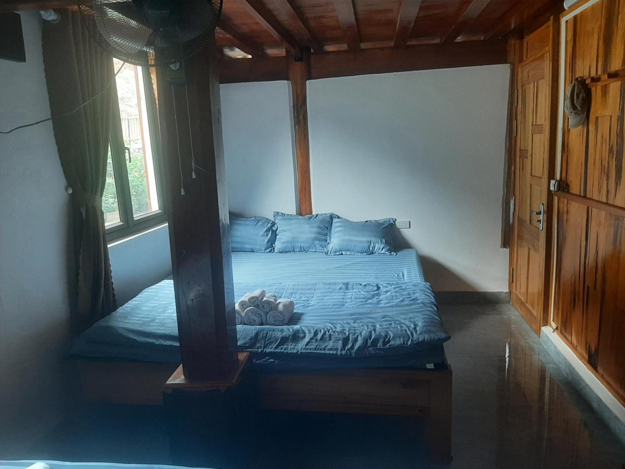 Dong Suoi H'Mong Homestay & Bungalow - Trek & Vegetarian Food Mu Cang Chai Habitación foto